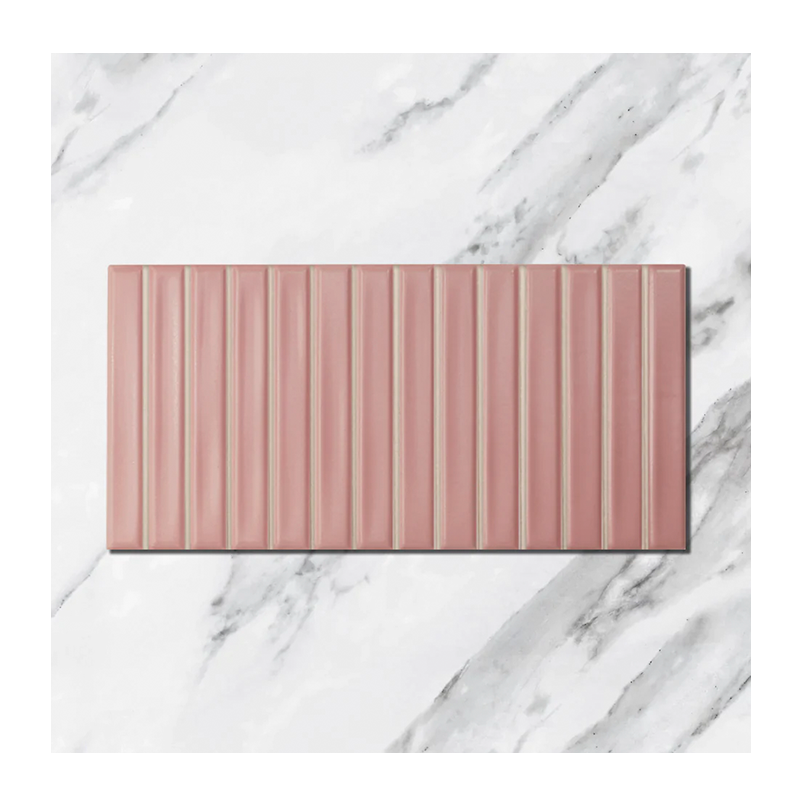 SOMNIA STRAWBERRY KITKAT TILE